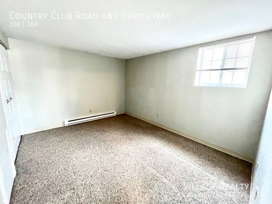 Apartment for rent at 681 Country Club Rd E, Red Lion, PA 17356