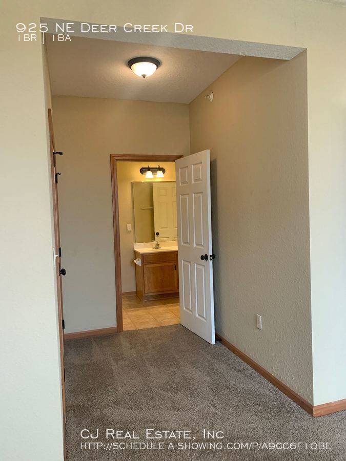 Apartment for rent at 925 NE Deer Creek Dr, Grain Valley, MO 64029