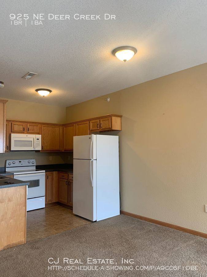 Apartment for rent at 925 NE Deer Creek Dr, Grain Valley, MO 64029