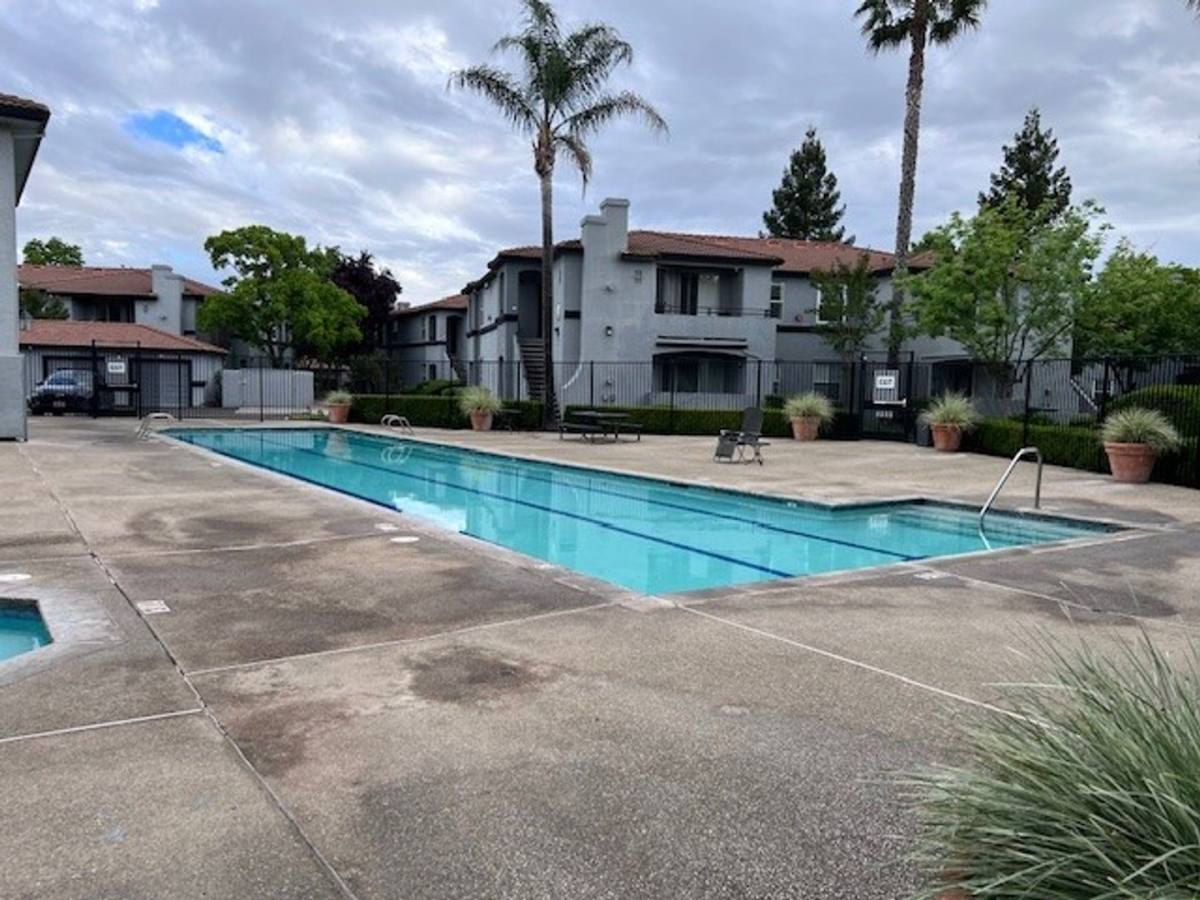 Condo for rent at 5201 Laguna Oaks Dr, Elk Grove, CA 95758