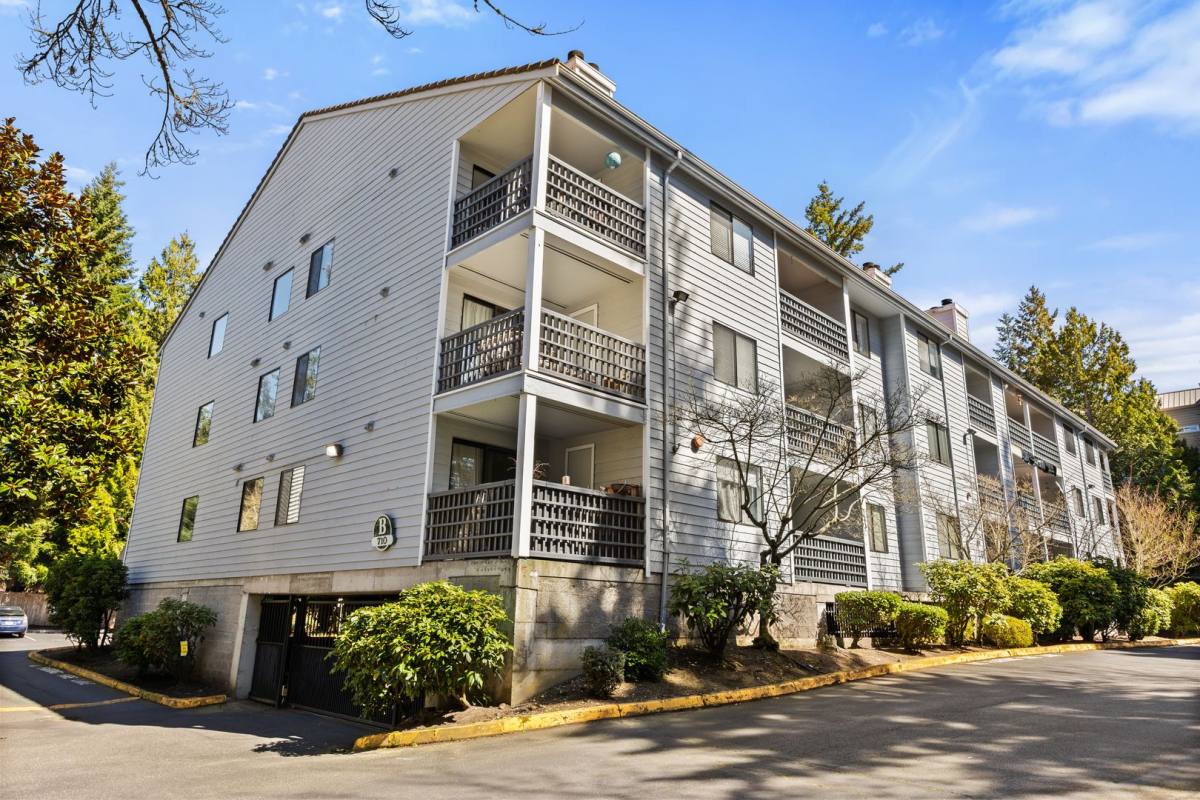 Condo for rent at 710 N 160th St, Seattle, WA 98133