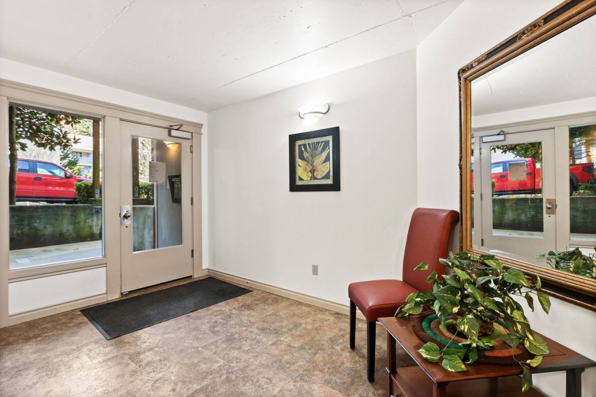Condo for rent at 710 N 160th St, Seattle, WA 98133