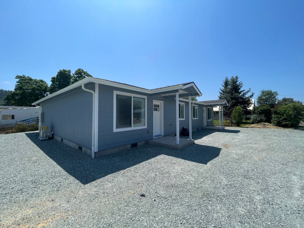 Apartment for rent at 325 W First Ave, Riddle, OR 97469