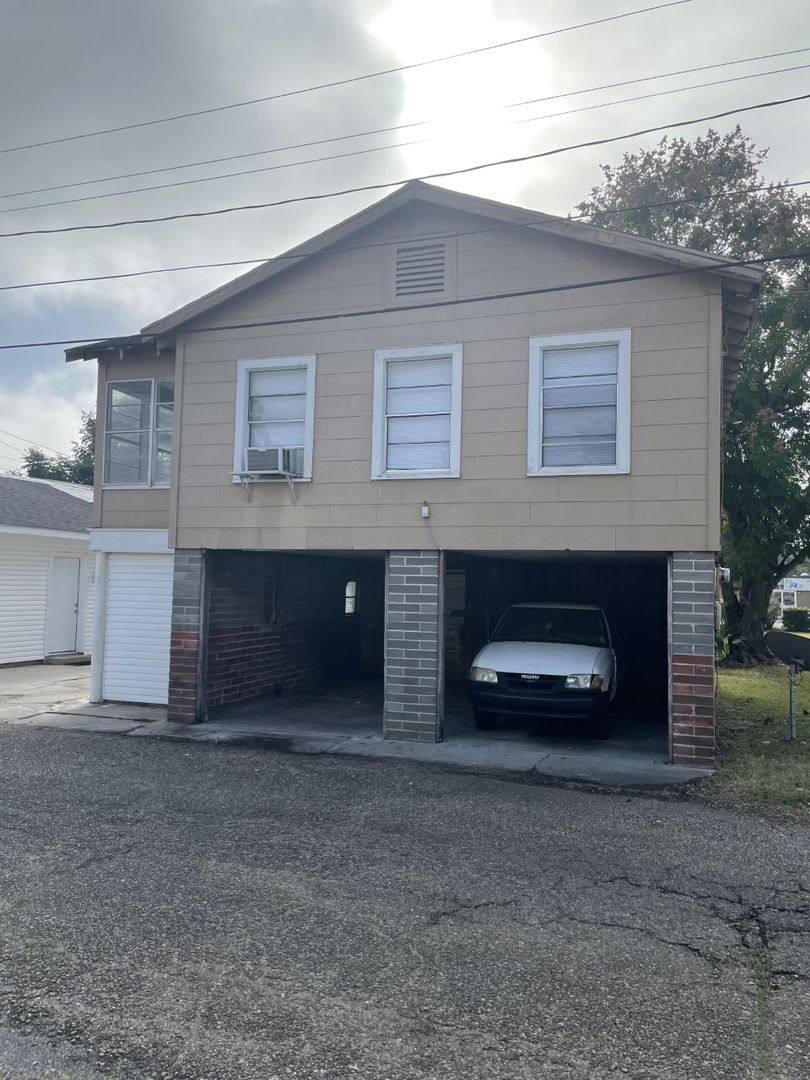 Apartment for rent at 609 Jefferson Blvd, Lafayette, LA 70501