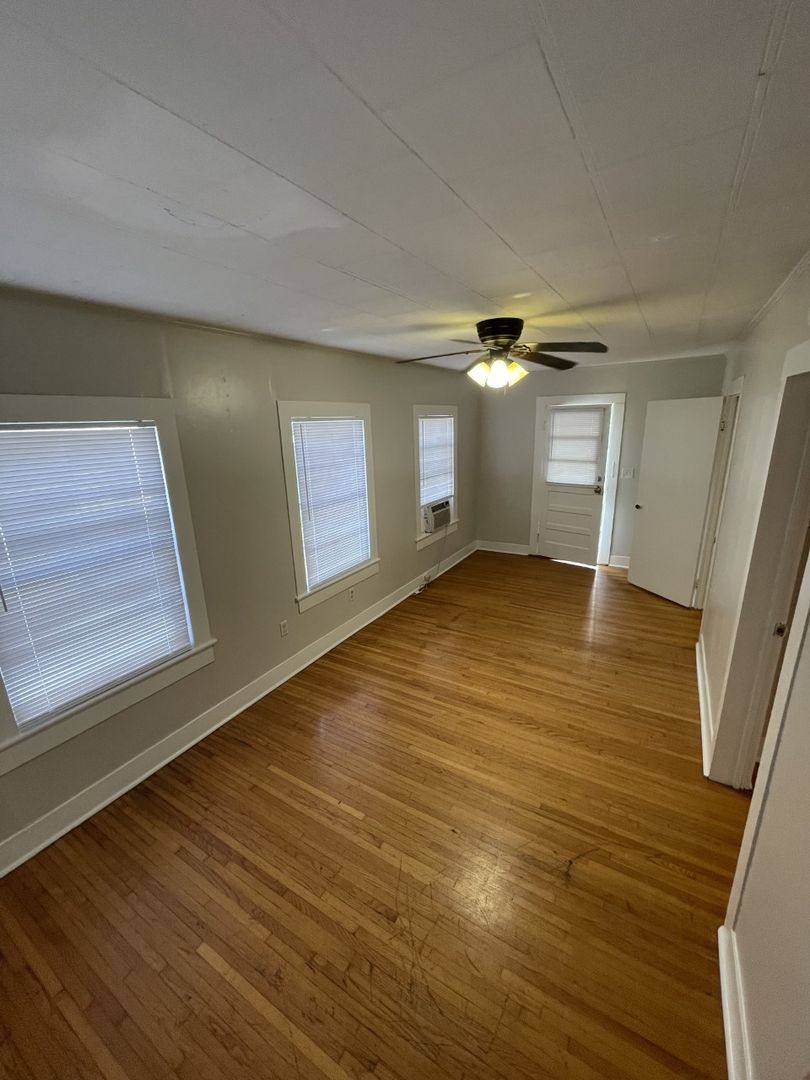 Apartment for rent at 609 Jefferson Blvd, Lafayette, LA 70501