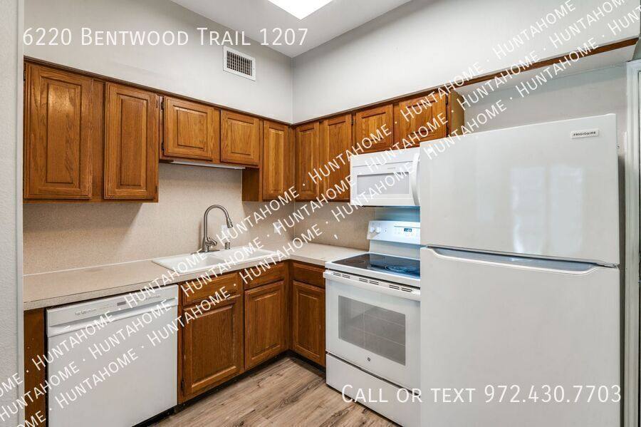 Condo for rent at 6220 Bentwood Trail #1207, Dallas, TX 75252