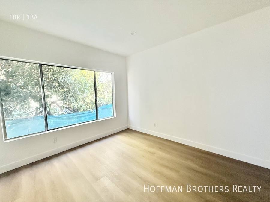 Apartment for rent at 4639 W 17th St #8, Los Angeles, CA 90019