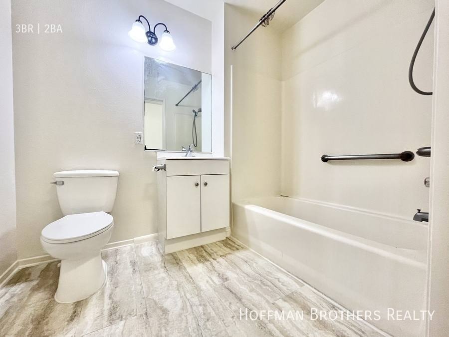 Apartment for rent at 982 S New Hampshire Ave #104, Los Angeles, CA 90006
