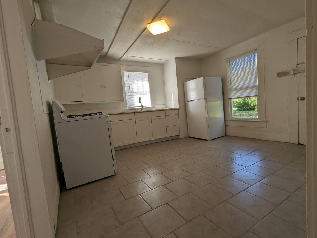 House for rent at 2403 Division St, Texarkana, AR 71854