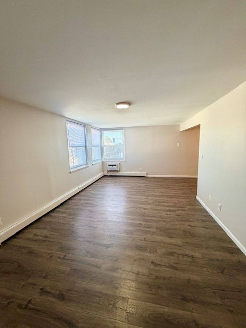 Apartment for rent at 490-498 Sherwood Place, Stratford, CT 06615