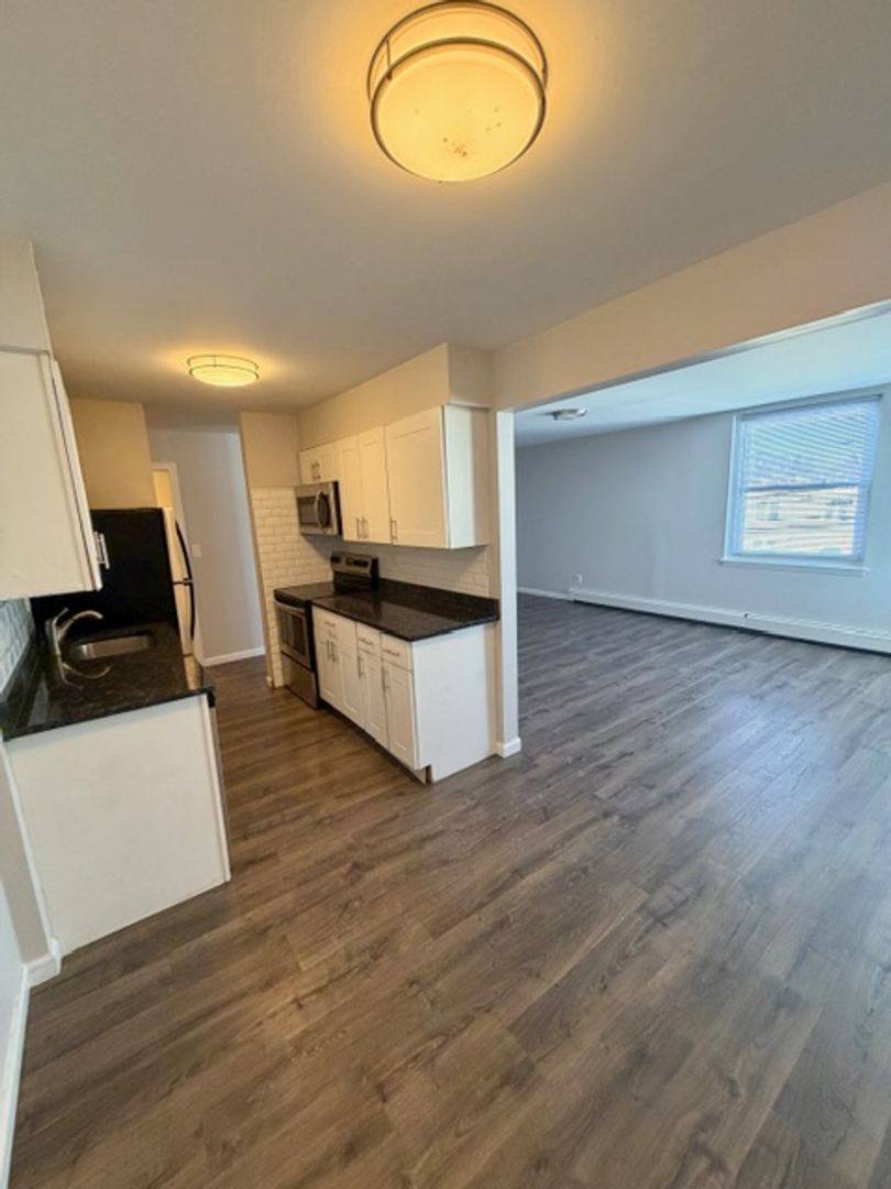 Apartment for rent at 490-498 Sherwood Place, Stratford, CT 06615