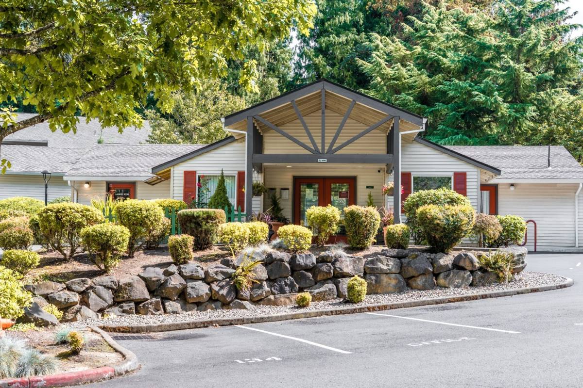 Apartment for rent at 14155 S Beavercreek Rd, Oregon City, OR 97045