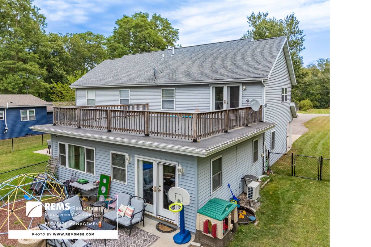 Apartment for rent at 815 Island Court, Baraboo, WI 53913