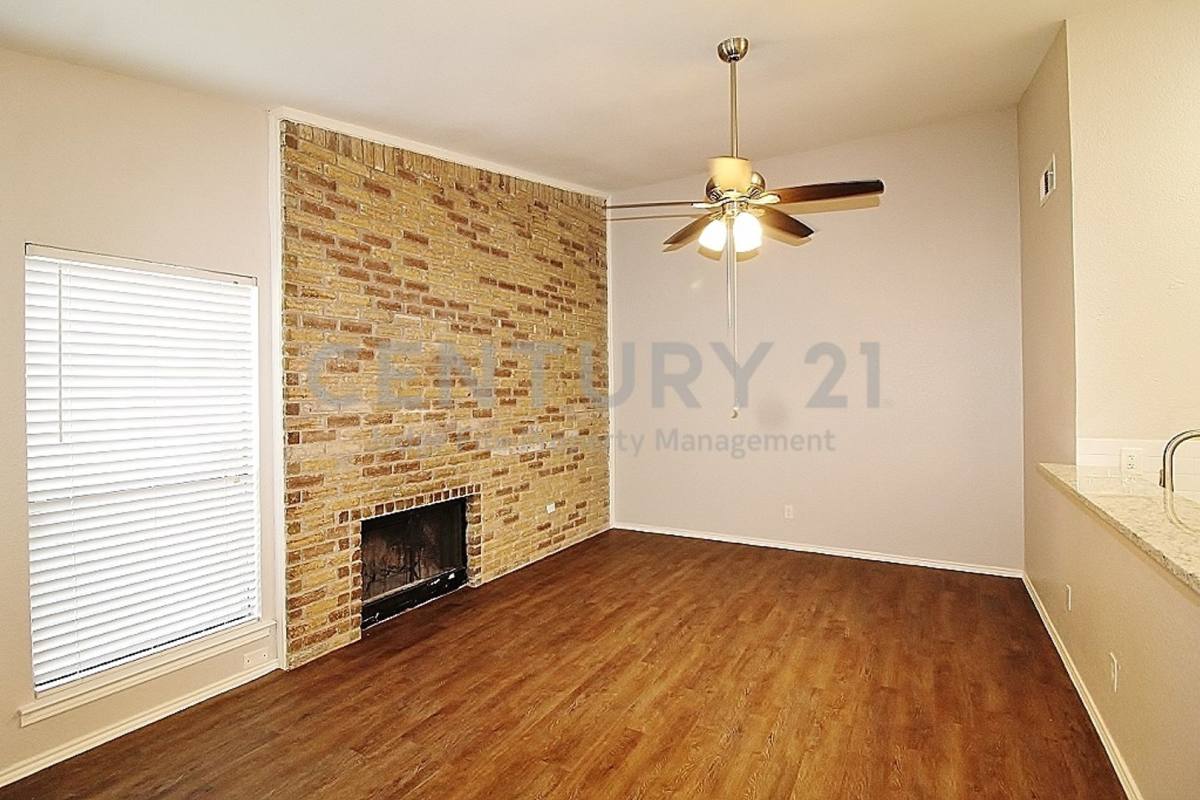 House for rent at 6620 S Creek Dr, Fort Worth, TX 76133