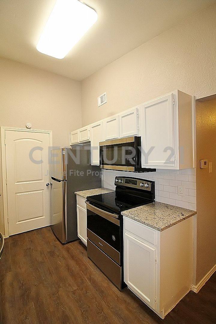 House for rent at 6620 S Creek Dr, Fort Worth, TX 76133