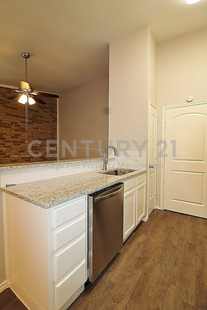 House for rent at 6620 S Creek Dr, Fort Worth, TX 76133