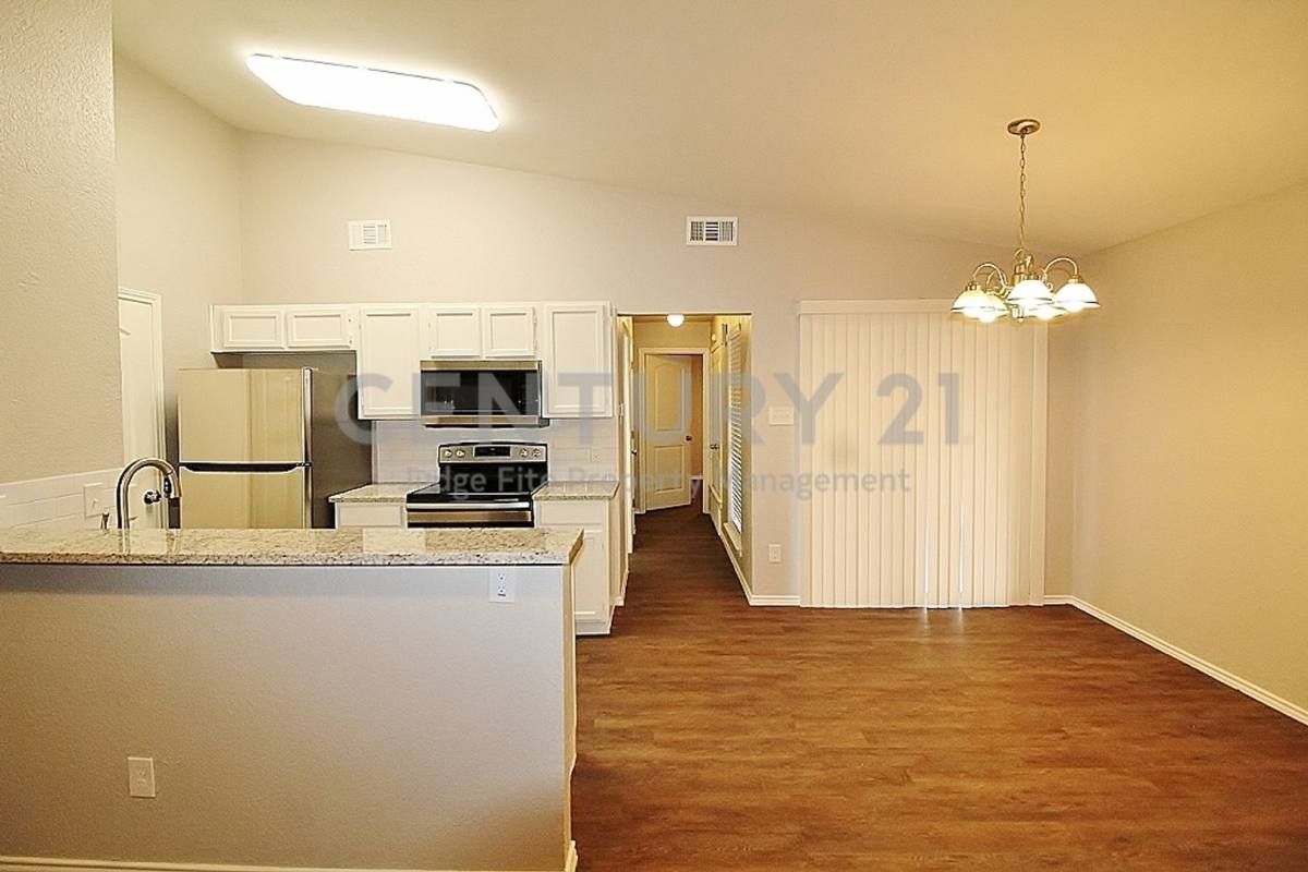 House for rent at 6620 S Creek Dr, Fort Worth, TX 76133