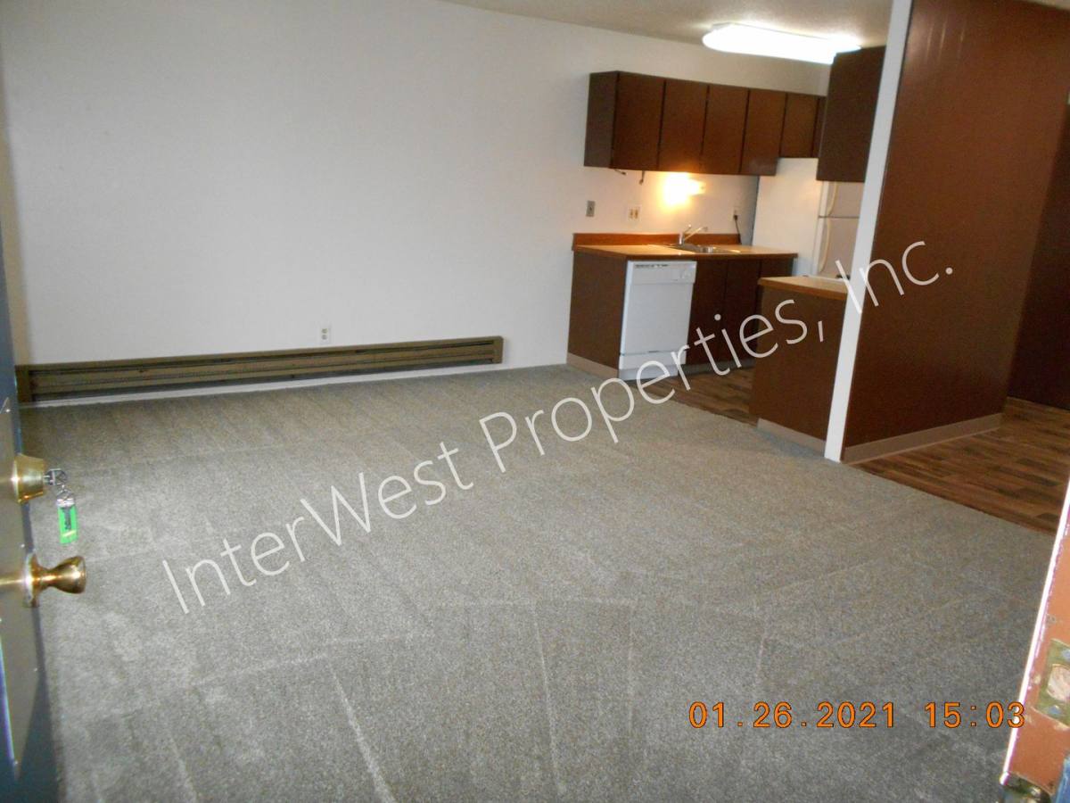 Apartment for rent at 28-1 34-2 SE #60TH, Portland, OR 97215