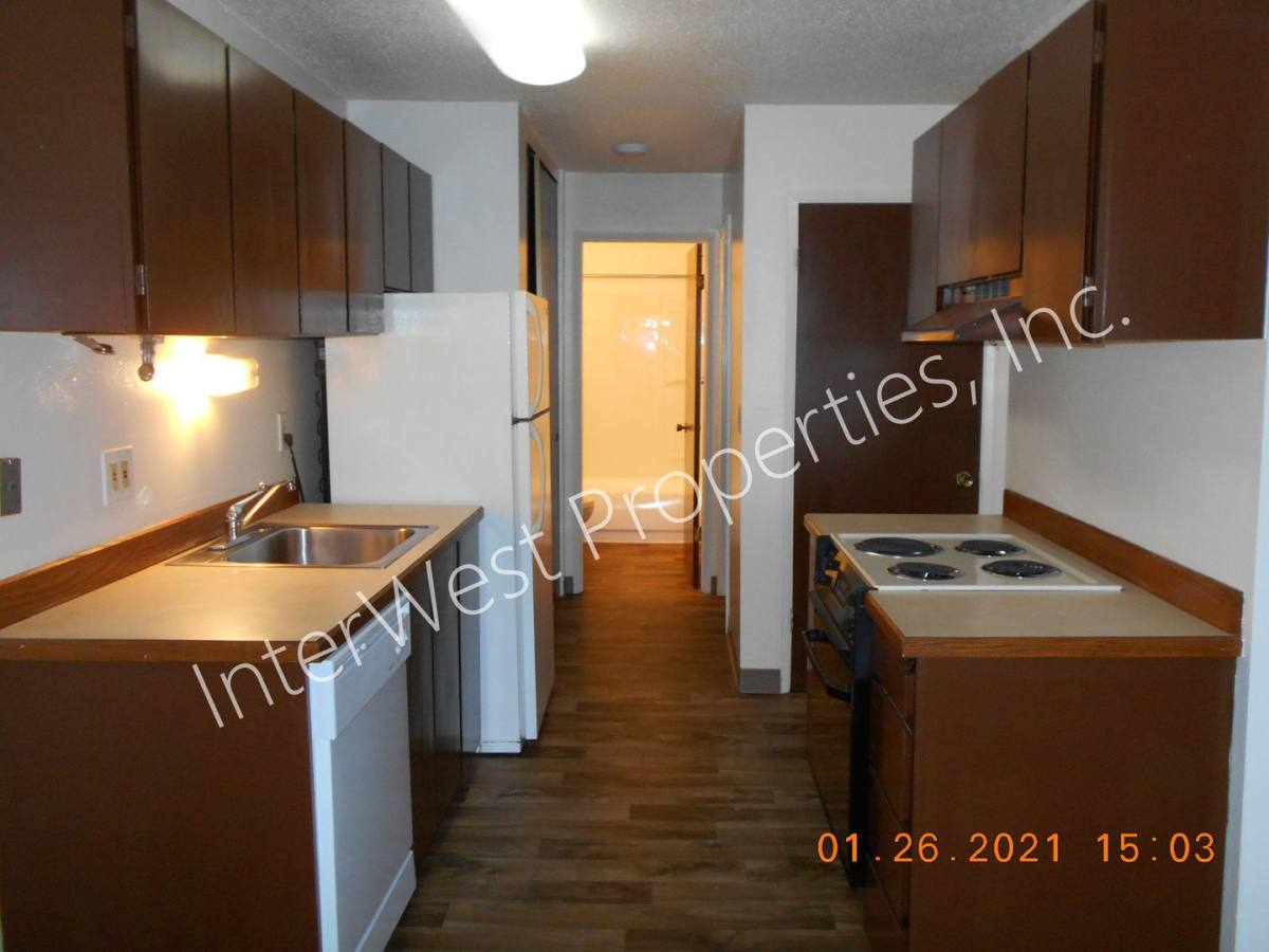 Apartment for rent at 28-1 34-2 SE #60TH, Portland, OR 97215