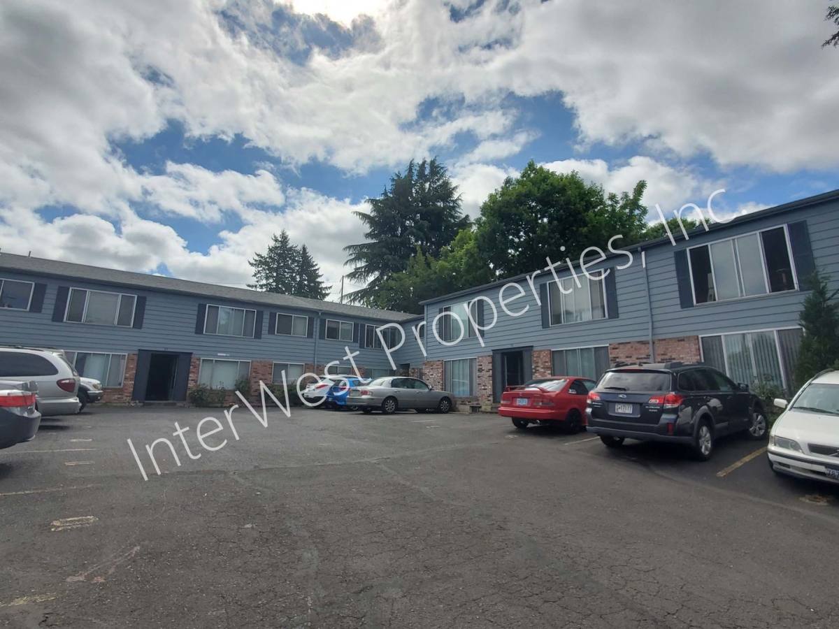 Apartment for rent at 28-1 34-2 SE #60TH, Portland, OR 97215