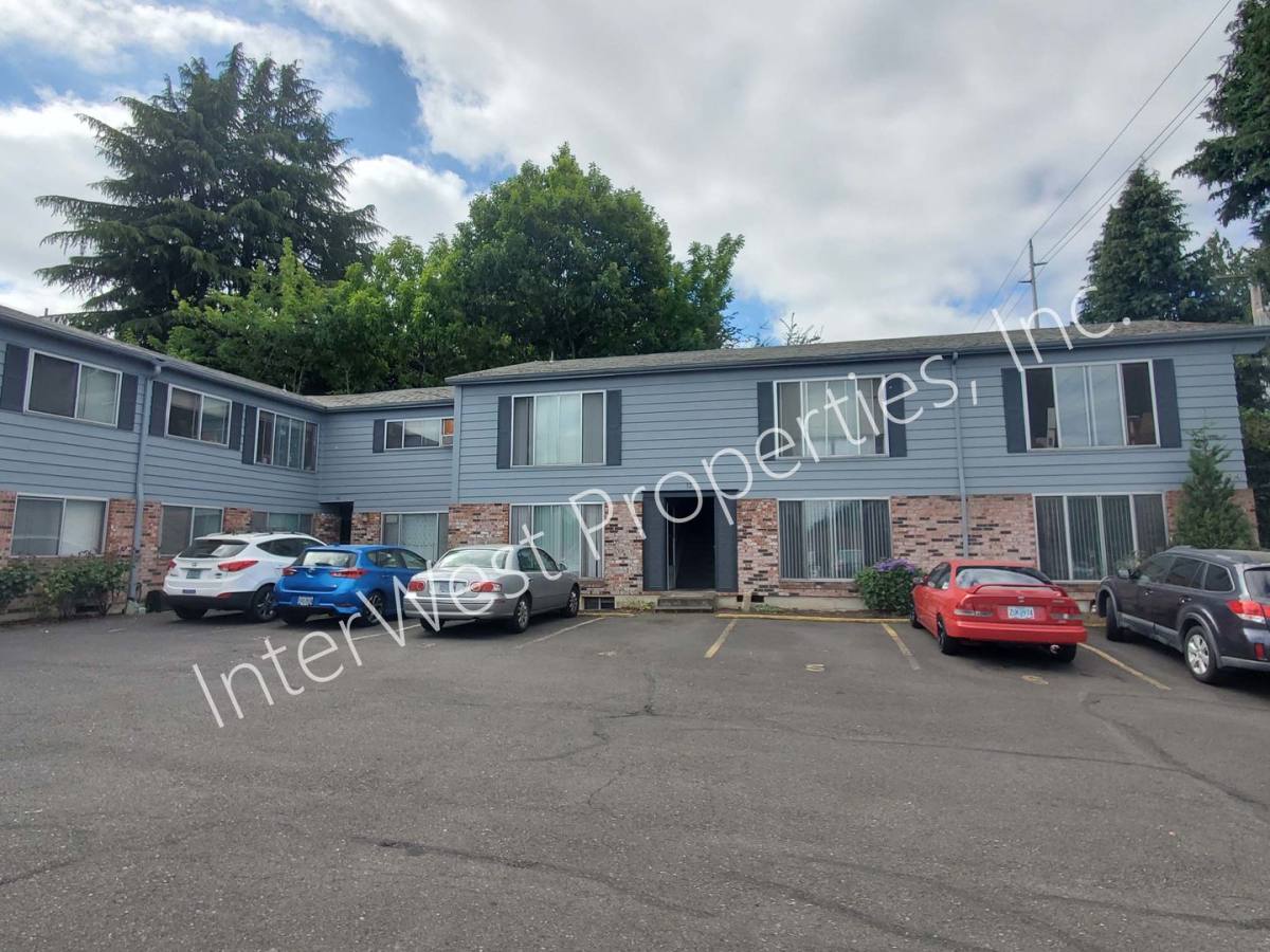 Apartment for rent at 28-1 34-2 SE #60TH, Portland, OR 97215