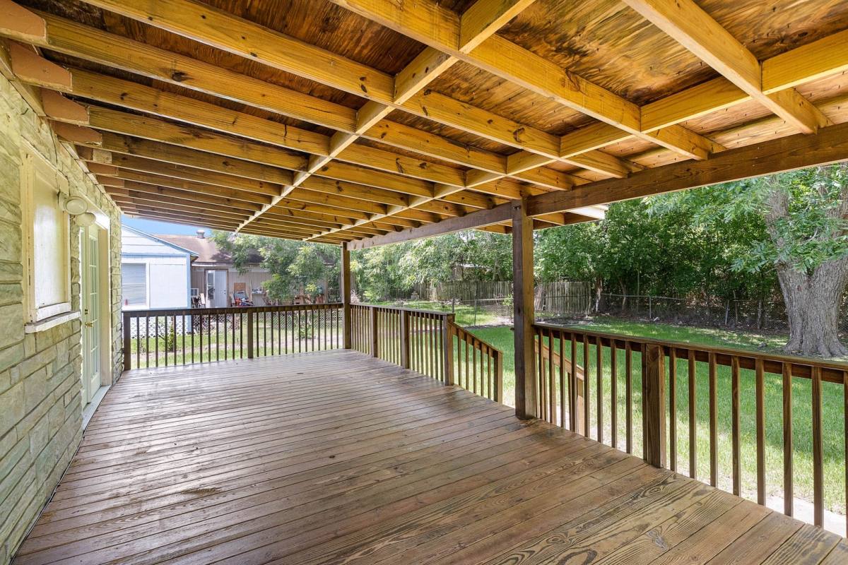 House for rent at 6717 Carver Ave, Hitchcock, TX 77563