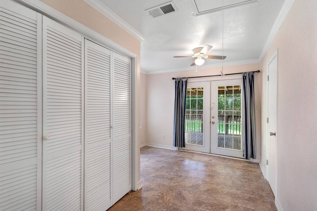 House for rent at 6717 Carver Ave, Hitchcock, TX 77563