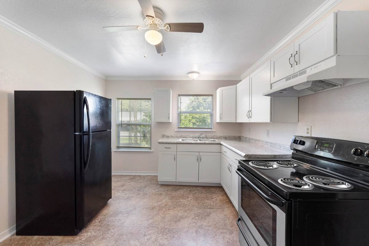 House for rent at 6717 Carver Ave, Hitchcock, TX 77563