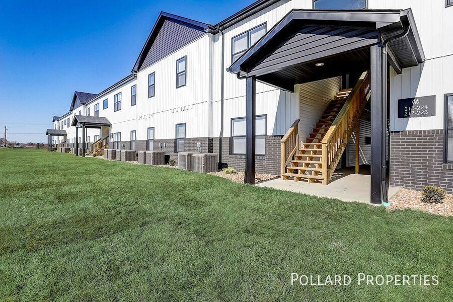 Apartment for rent at 100 Parkview Dr #101, Wright City, MO 63390