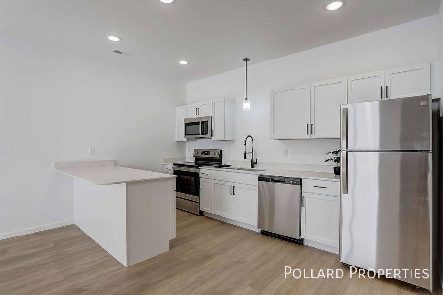Apartment for rent at 100 Parkview Dr #101, Wright City, MO 63390