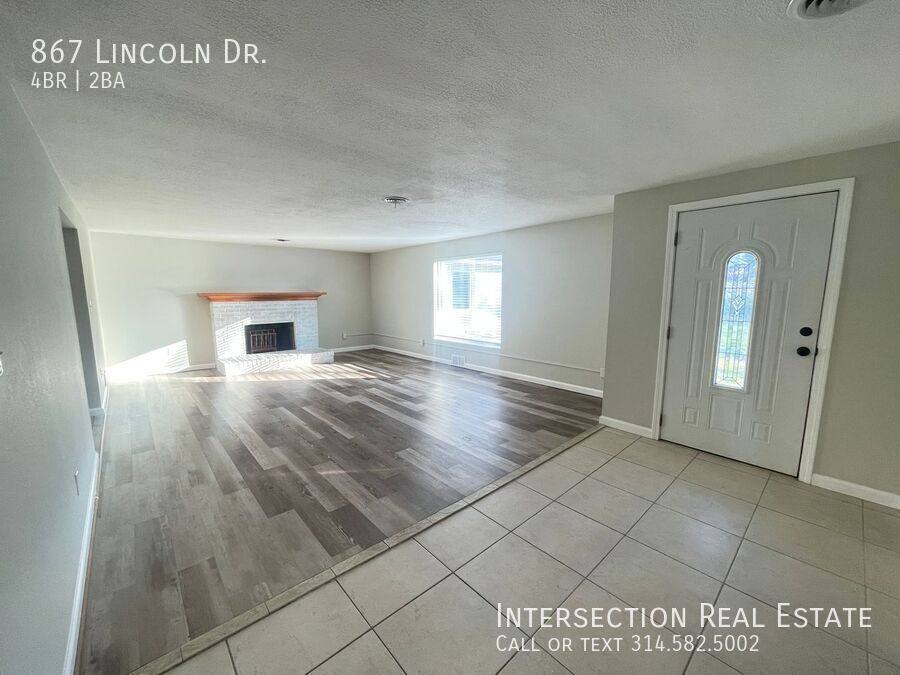House for rent at 867 Lincoln Dr, Imperial, MO 63052