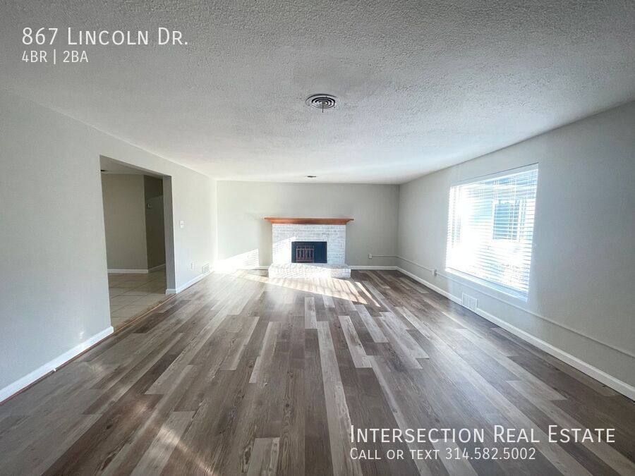 House for rent at 867 Lincoln Dr, Imperial, MO 63052