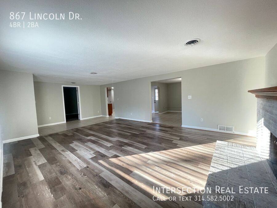 House for rent at 867 Lincoln Dr, Imperial, MO 63052
