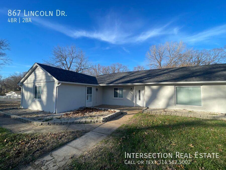 House for rent at 867 Lincoln Dr, Imperial, MO 63052