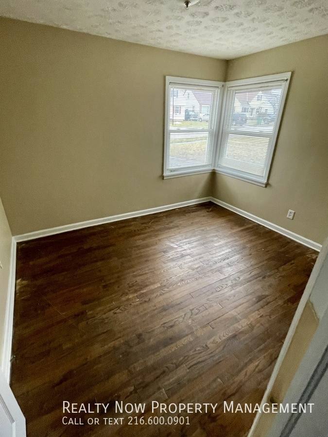 House for rent at 5333 Hollywood Ave, Maple Heights, OH 44137