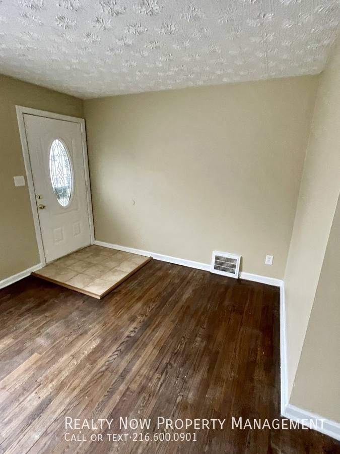 House for rent at 5333 Hollywood Ave, Maple Heights, OH 44137