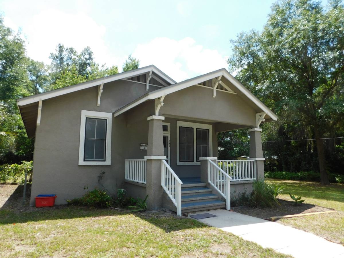 House for rent at 541 NE 11th St, Gainesville, FL 32601