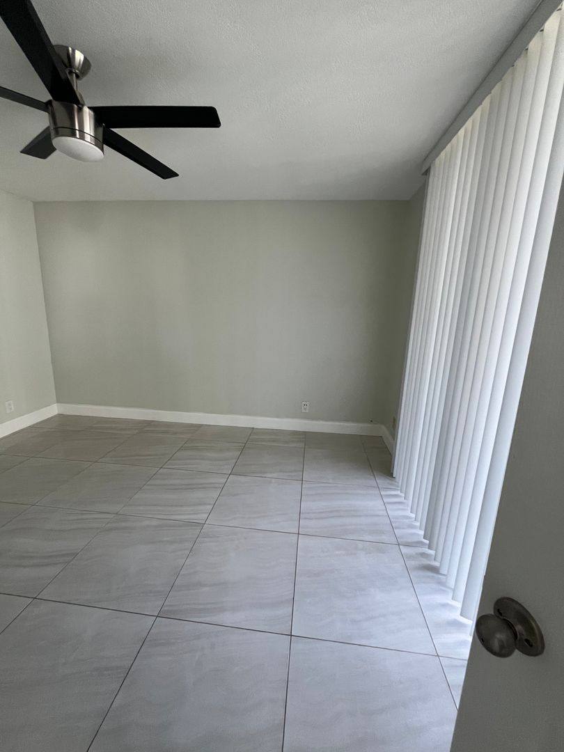 Apartment for rent at 718 Executive Center Dr, West Palm Beach, FL 33401