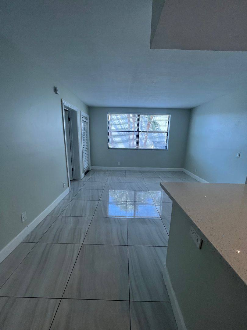 Apartment for rent at 718 Executive Center Dr, West Palm Beach, FL 33401