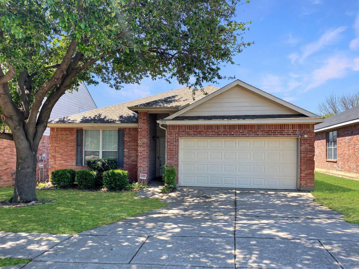 House for rent at 7221 Lindentree Lane, Fort Worth, TX 76137