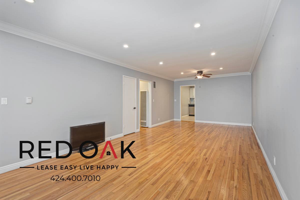 Condo for rent at 436 S Oakhurst Dr #3, Beverly Hills, CA 90212