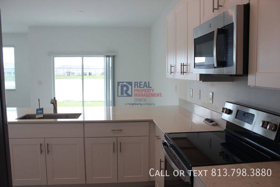 Townhouse for rent at 32146 Powderpuff Mimosa Dr, San Antonio, FL 33576
