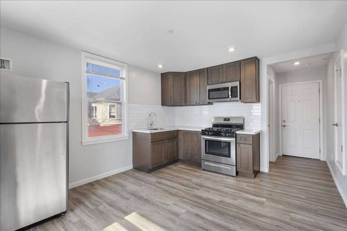 Apartment for rent at 1201-1203 Park St, Alameda, CA 94501
