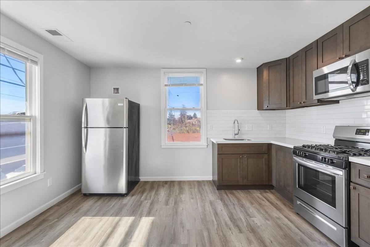 Apartment for rent at 1201-1203 Park St, Alameda, CA 94501