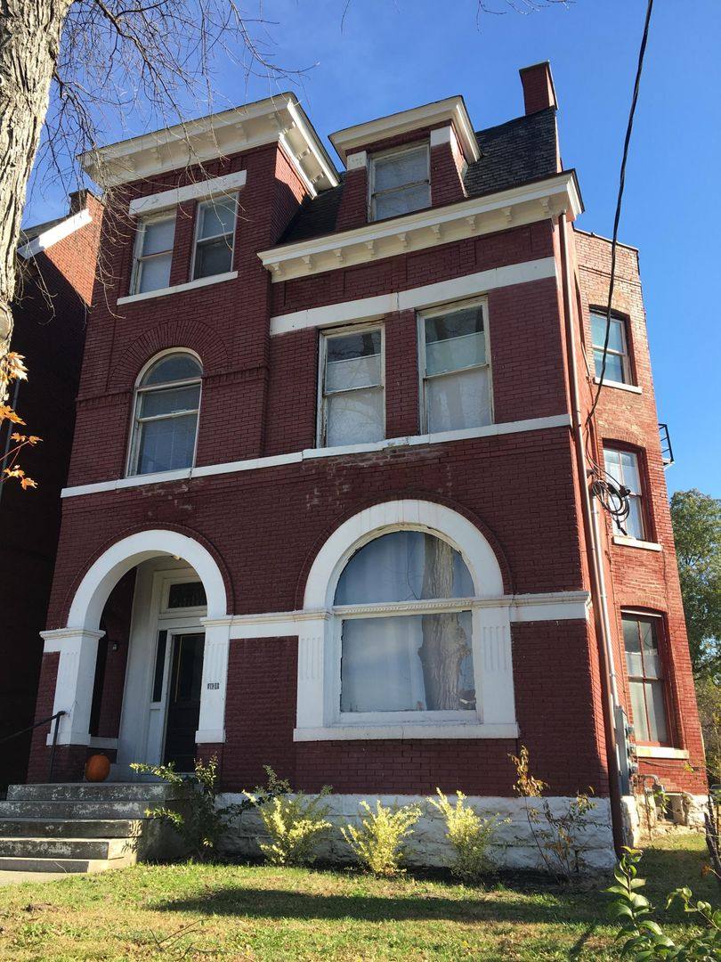 Apartment for rent at 1131 S 2nd St, Louisville, KY 40203