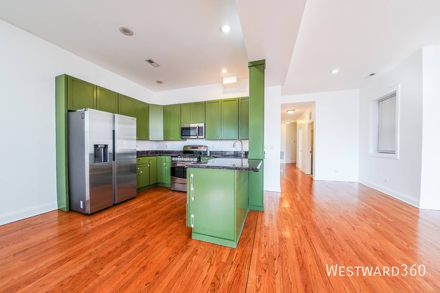 Apartment for rent at 5172 S Michigan Ave #2, Chicago, IL 60615