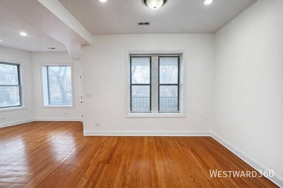 Apartment for rent at 5172 S Michigan Ave #2, Chicago, IL 60615