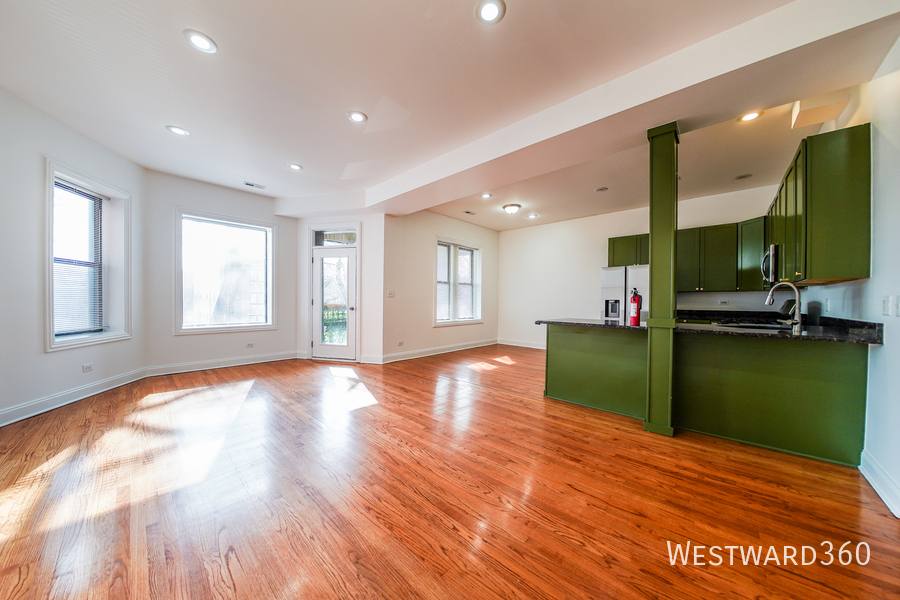 Apartment for rent at 5172 S Michigan Ave #2, Chicago, IL 60615