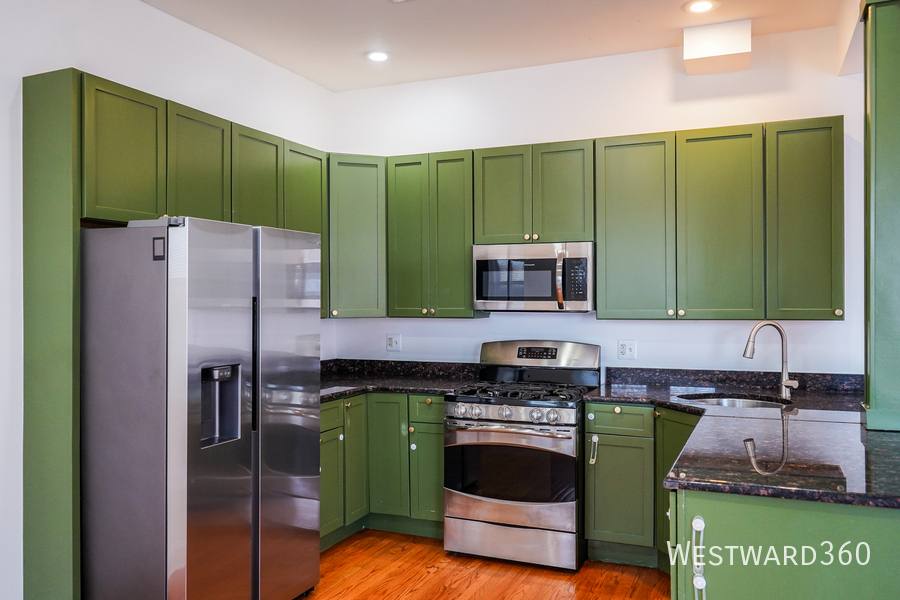 Apartment for rent at 5172 S Michigan Ave #2, Chicago, IL 60615
