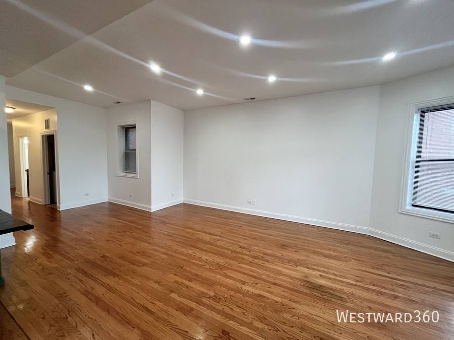 Apartment for rent at 5172 S Michigan Ave #2, Chicago, IL 60615